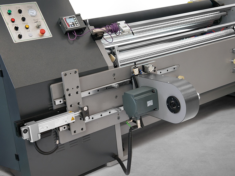 Single Shaft High Speed Slitting Machine