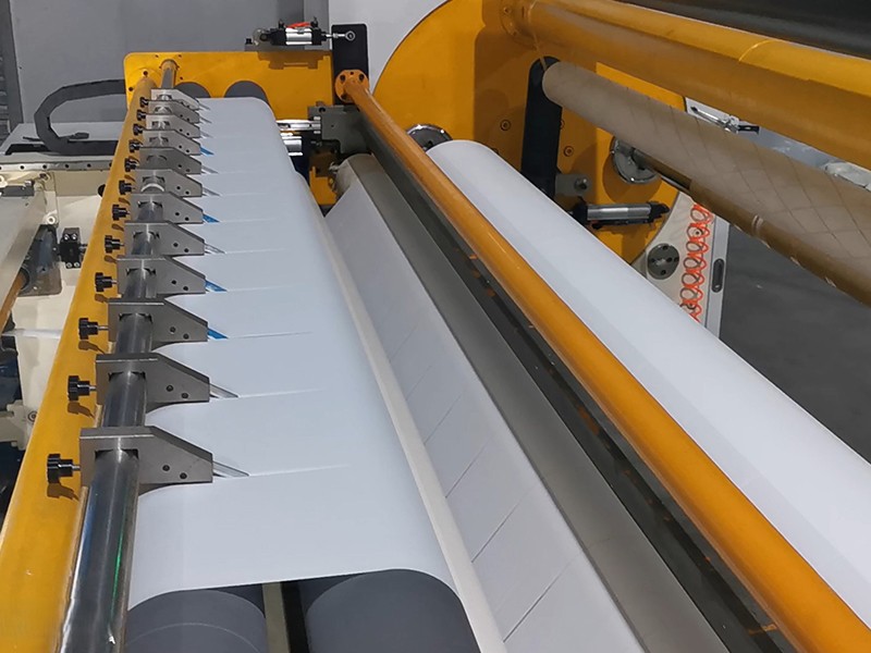 on-Line Slitting Center Winding Machine