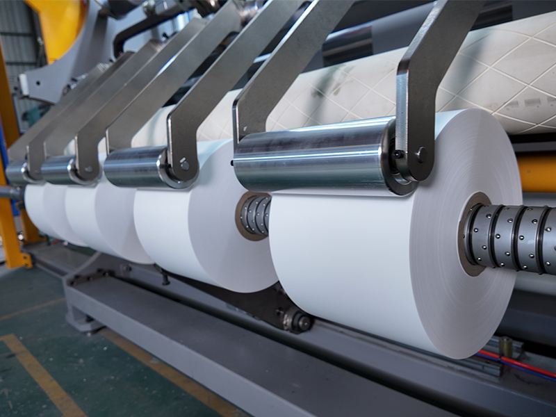 Slip Differential Shafts Slitting Machine with Shaftless Unwinding